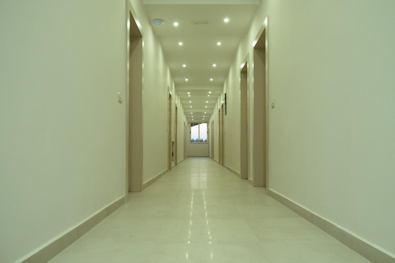 Center Park Hotel เวลิโปเยอ ภายนอก รูปภาพ