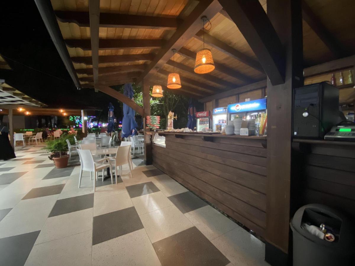 Center Park Hotel เวลิโปเยอ ภายนอก รูปภาพ