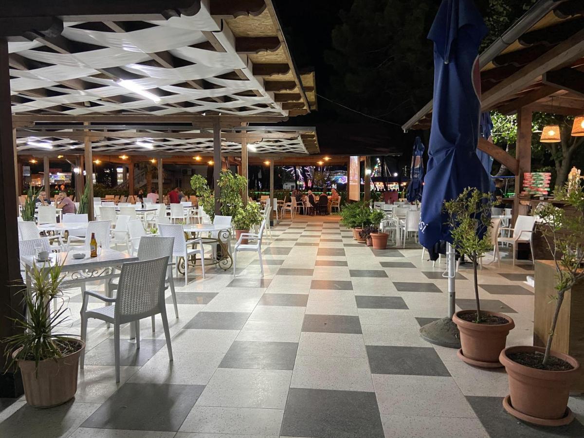 Center Park Hotel เวลิโปเยอ ภายนอก รูปภาพ