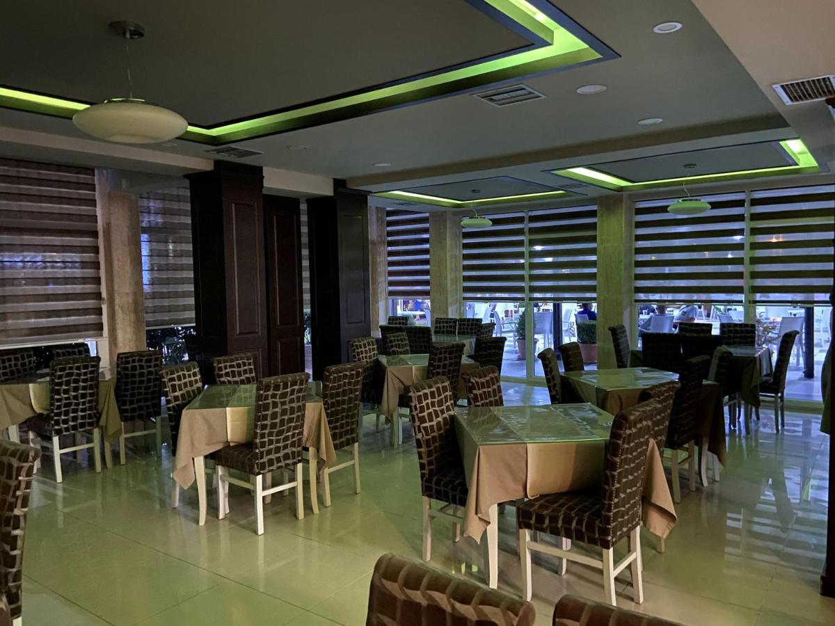 Center Park Hotel เวลิโปเยอ ภายนอก รูปภาพ